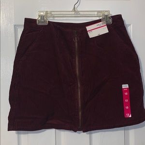 maroon pencil skirt